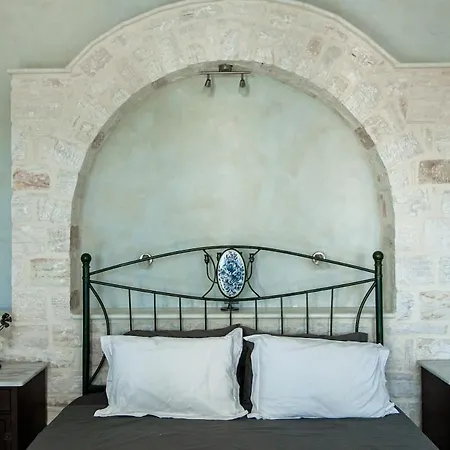 Jean Claud Villa Márpissa