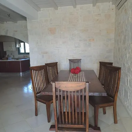 Jean Claud * Márpissa